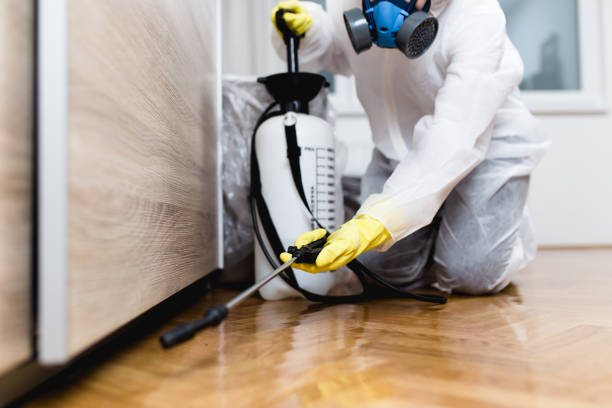 Best Commercial Pest Control Services  in Mukwonago, WI